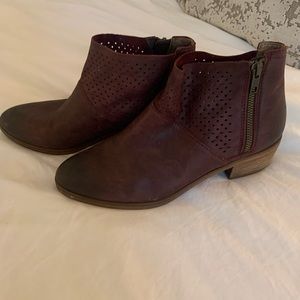 Hinge Boots